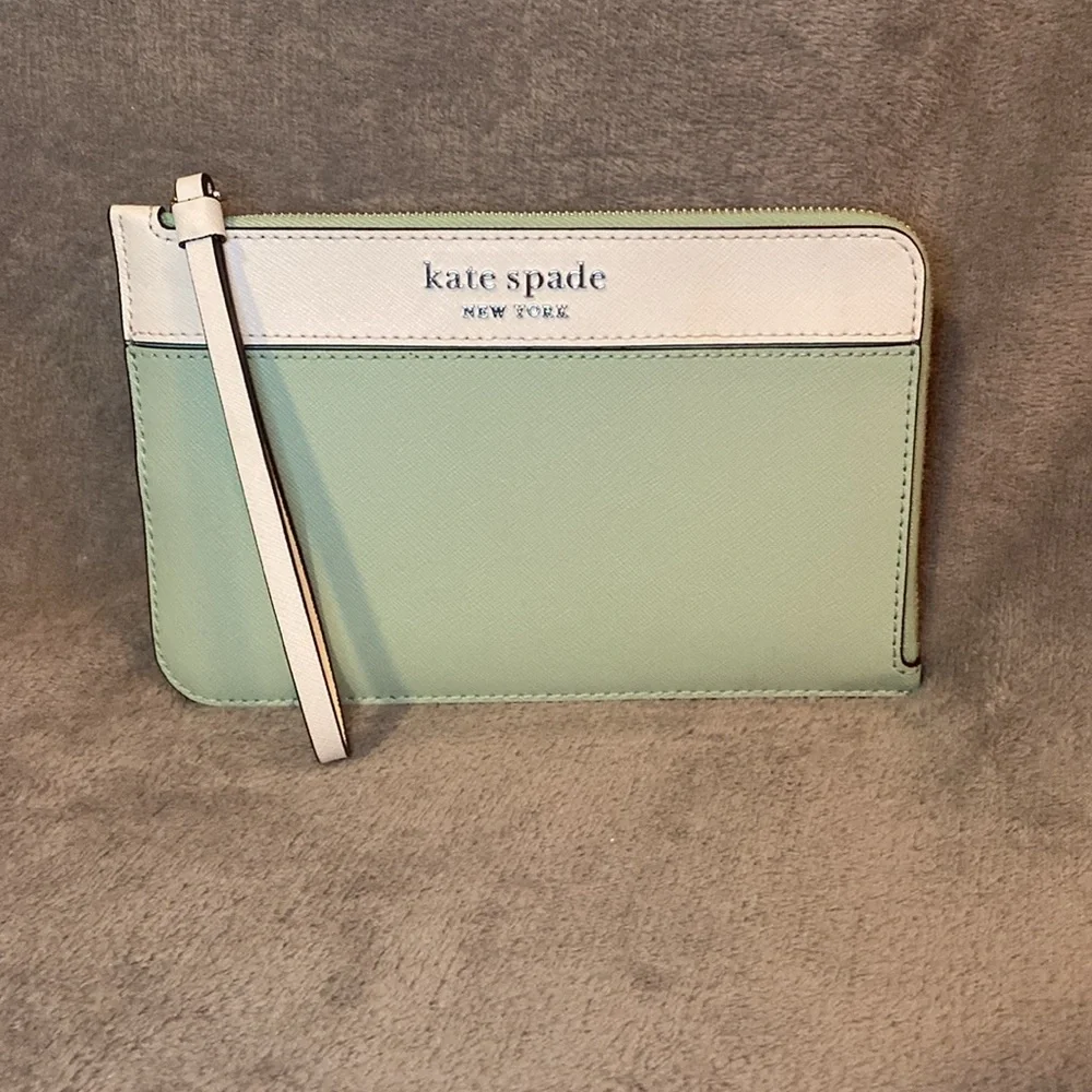 ♠️KATE SPADE ♠️Mint/White Colorblock Cameron Medium L-Zip Wristlet/NWOT